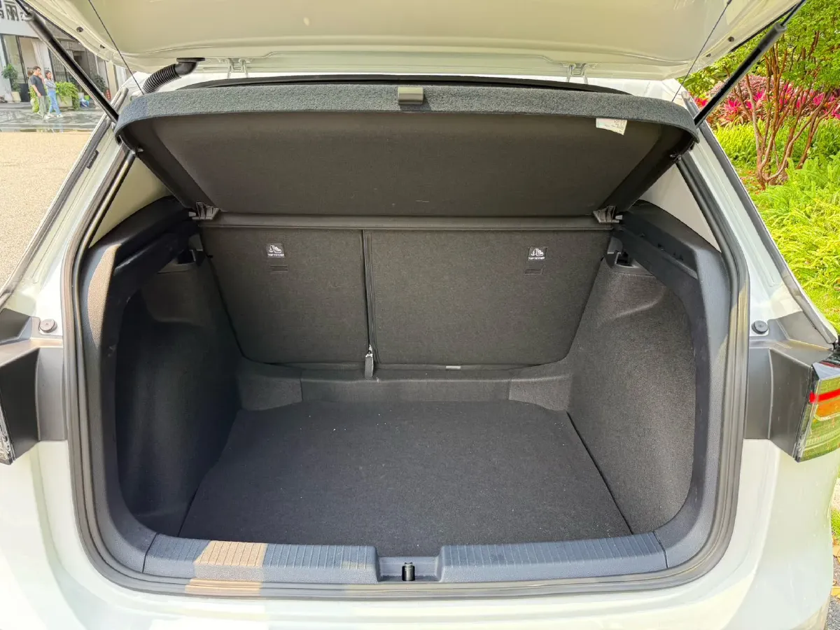 2025 Volkswagen Tharu 1.5L 110HP L4 6AT,autocango,china used car exporter,china ev exporter,chinese used car exporter,chinese used ev exporter