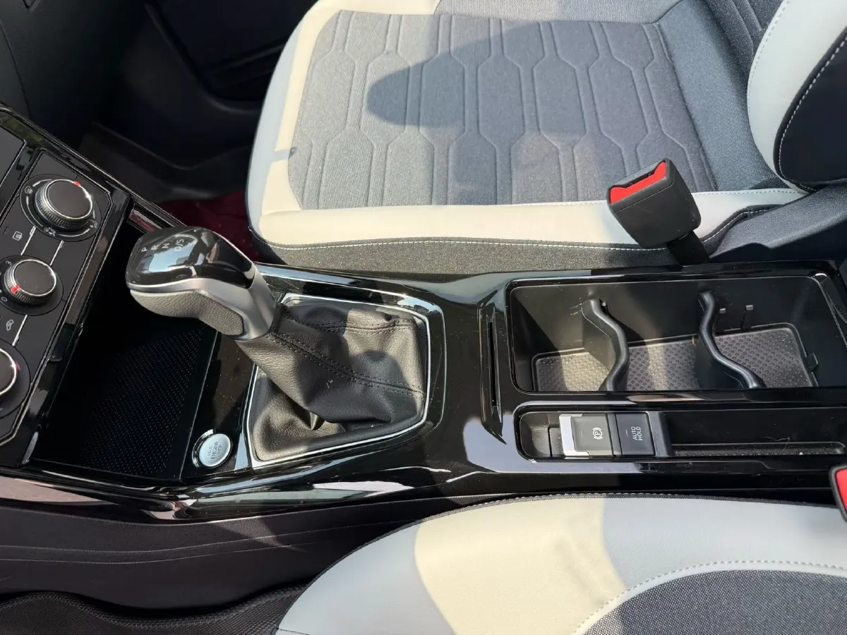 2025 Volkswagen Tharu 1.5L 110HP L4 6AT,autocango,china used car exporter,china ev exporter,chinese used car exporter,chinese used ev exporter