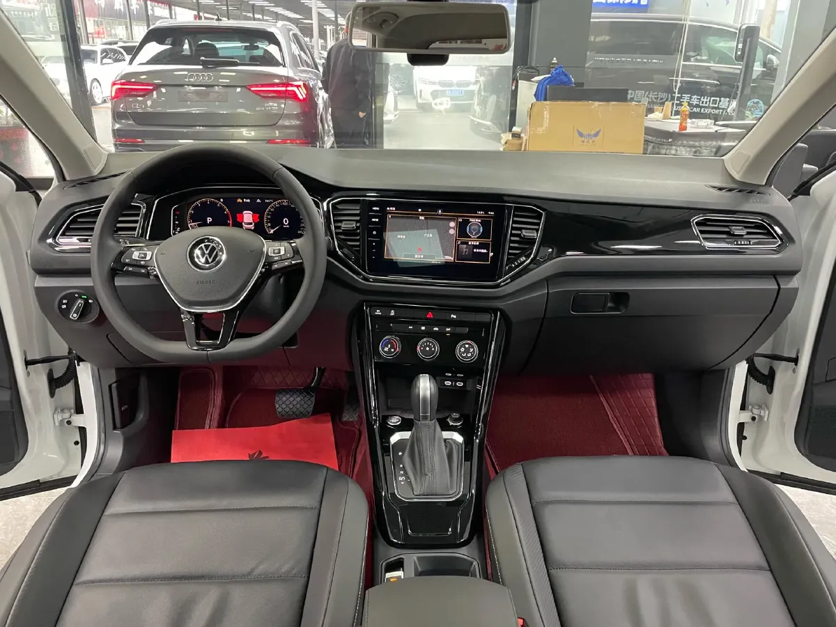2022 Volkswagen T-Roc 1.4T 150HP L4 7DCT,autocango,china used car exporter,china ev exporter,chinese used car exporter,chinese used ev exporter