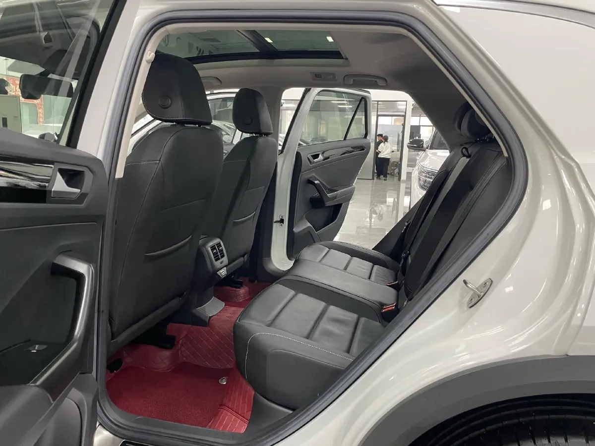 2022 Volkswagen T-Roc 1.4T 150HP L4 7DCT,autocango,china used car exporter,china ev exporter,chinese used car exporter,chinese used ev exporter