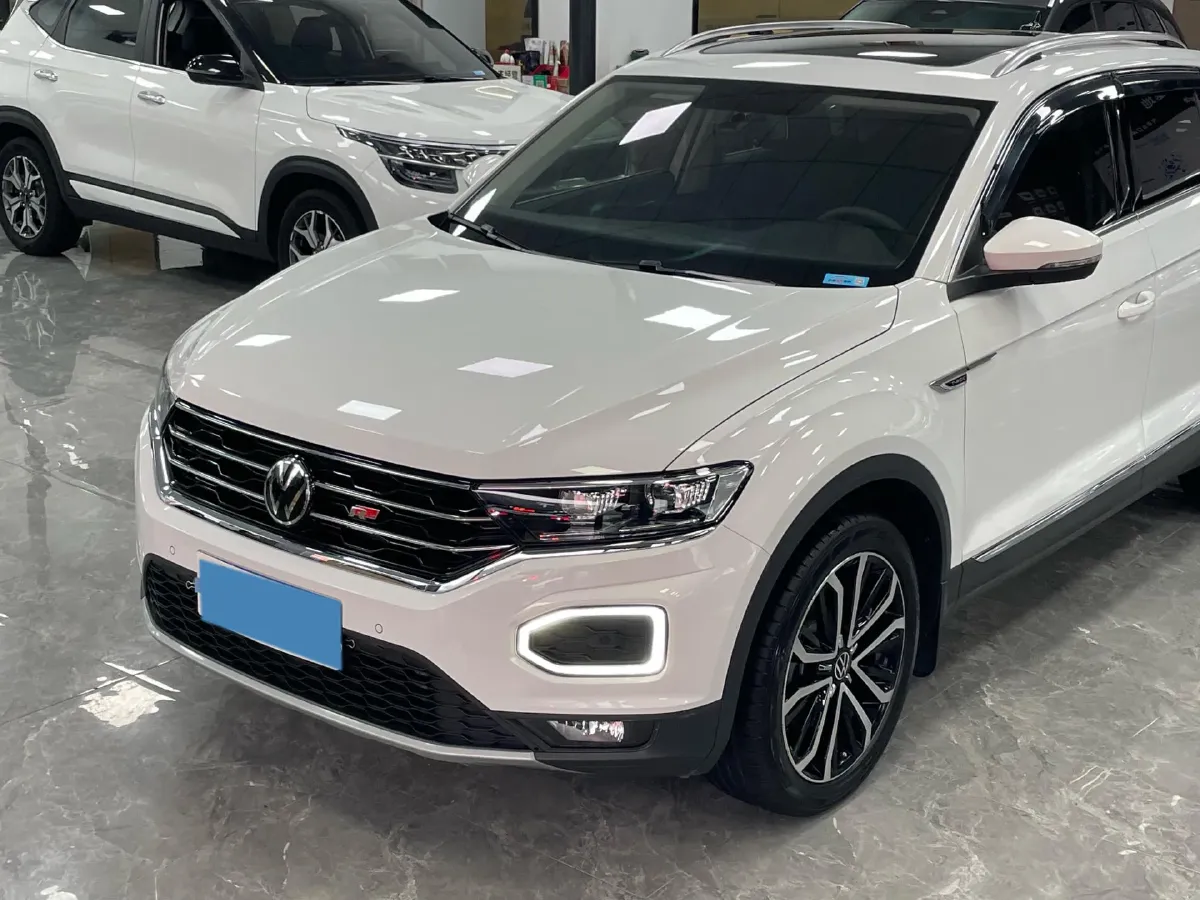 2022 Volkswagen T-Roc 1.4T 150HP L4 7DCT,autocango,china used car exporter,china ev exporter,chinese used car exporter,chinese used ev exporter