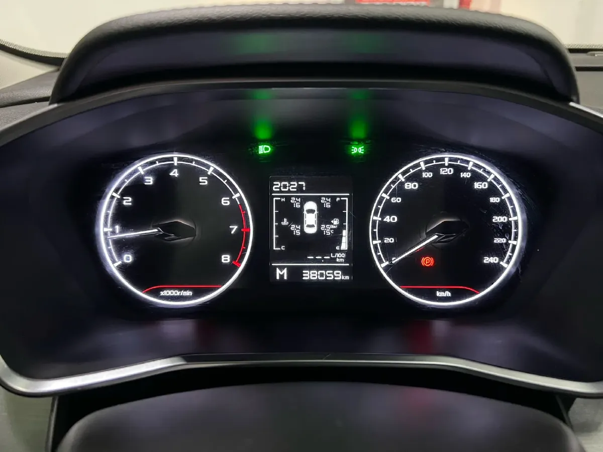 2021 Geely Coolray 1.4T 141HP L4 6MT,autocango,china used car exporter,china ev exporter,chinese used car exporter,chinese used ev exporter