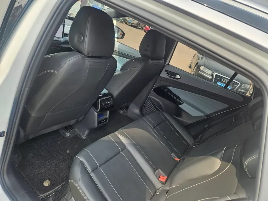 2025 Volkswagen ID.4 X BEV 52.8KWH,autocango,china used car exporter,china ev exporter,chinese used car exporter,chinese used ev exporter