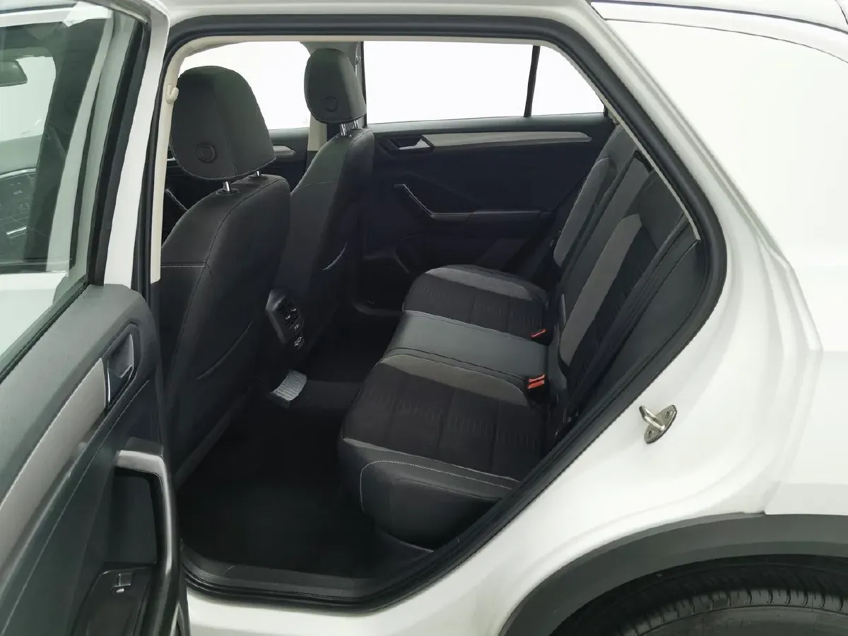 2022 Volkswagen T-Roc 1.4T 150HP L4 7DCT,autocango,china used car exporter,china ev exporter,chinese used car exporter,chinese used ev exporter