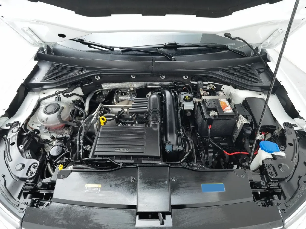 2022 Volkswagen T-Roc 1.4T 150HP L4 7DCT,autocango,china used car exporter,china ev exporter,chinese used car exporter,chinese used ev exporter