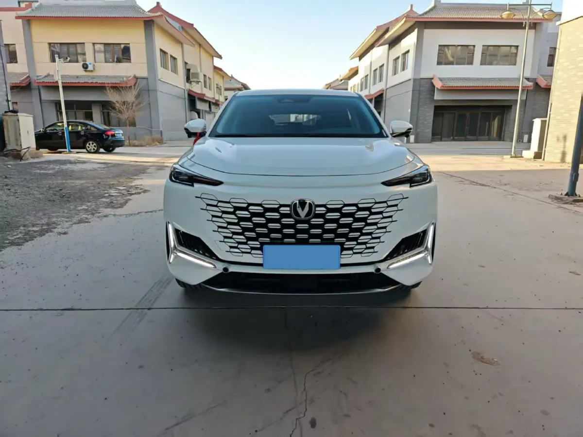 2024 ChangAn UNI-K 2.0T 233HP L4 8AT,autocango,china used car exporter,china ev exporter,chinese used car exporter,chinese used ev exporter