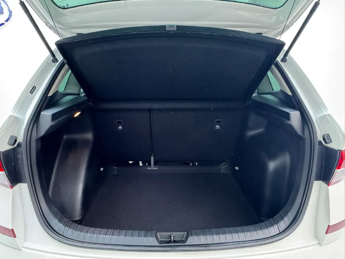 2022 Skoda Kamiq 1.5L 112HP L4 6AT,autocango,china used car exporter,china ev exporter,chinese used car exporter,chinese used ev exporter