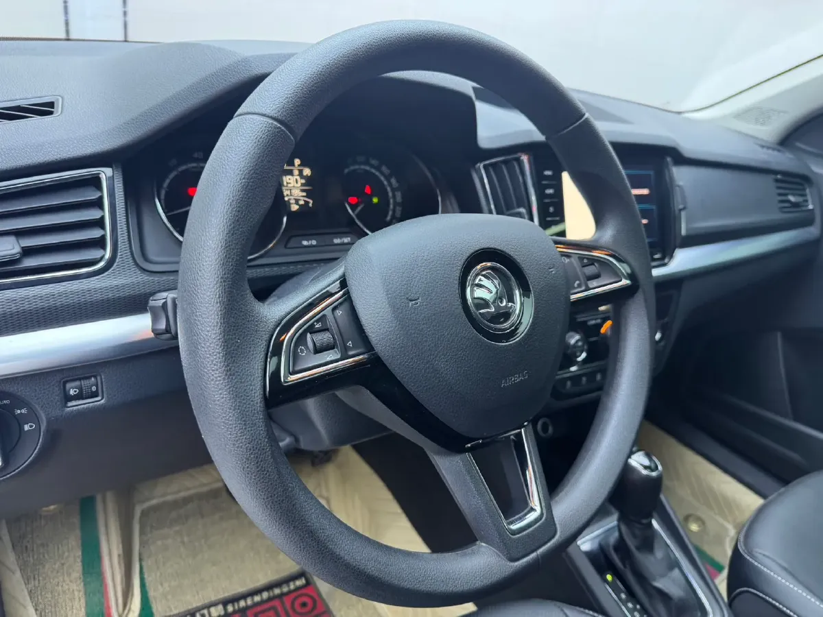 2022 Skoda Kamiq 1.5L 112HP L4 6AT,autocango,china used car exporter,china ev exporter,chinese used car exporter,chinese used ev exporter