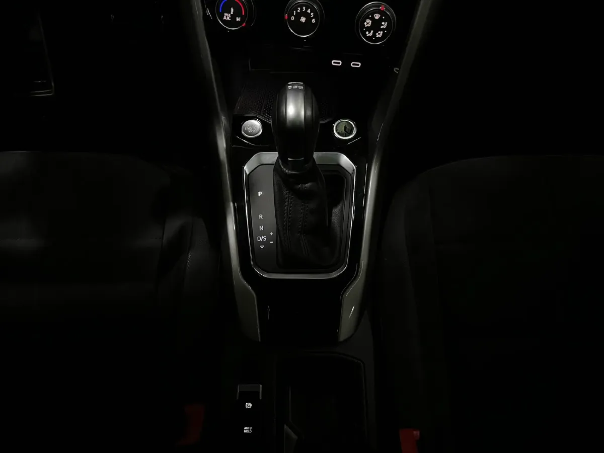 2022 Volkswagen T-Roc 1.4T 150HP L4 7DCT,autocango,china used car exporter,china ev exporter,chinese used car exporter,chinese used ev exporter