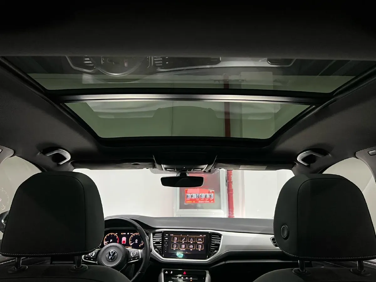 2022 Volkswagen T-Roc 1.4T 150HP L4 7DCT,autocango,china used car exporter,china ev exporter,chinese used car exporter,chinese used ev exporter