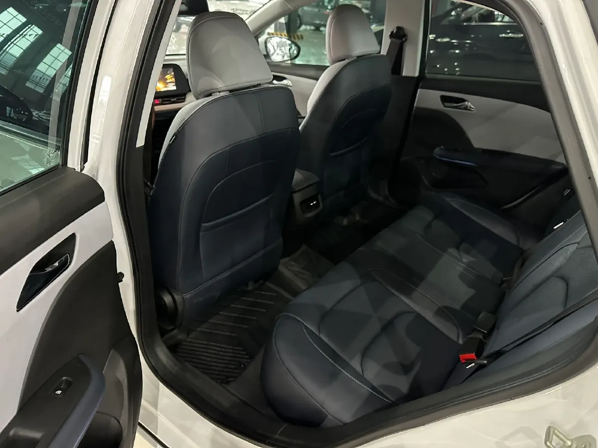 2023 Chevrolet Monza 1.5L 113HP L4 6DCT,autocango,china used car exporter,china ev exporter,chinese used car exporter,chinese used ev exporter