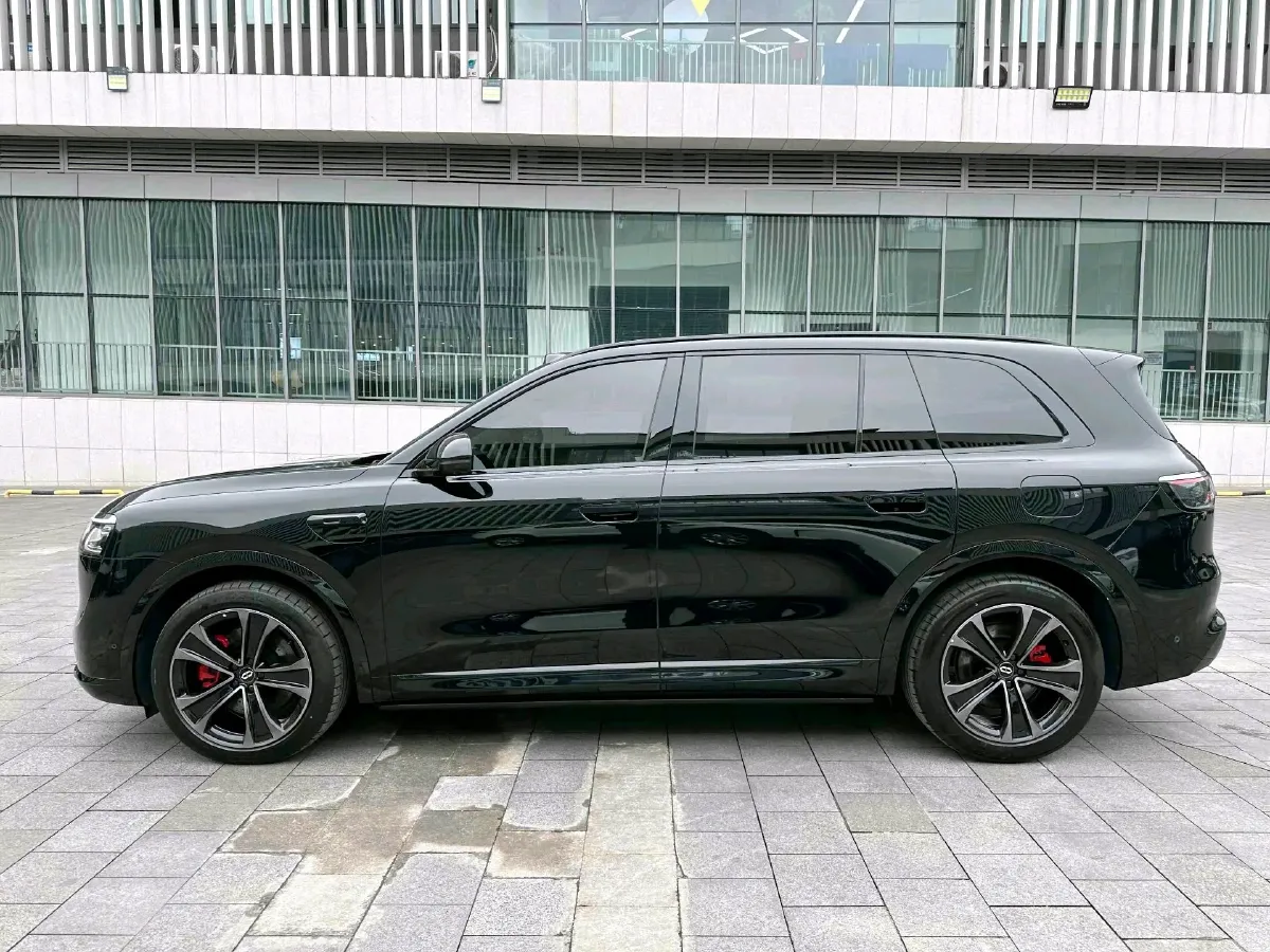 2025 AITO AITO M8 REEV 160HP REEV 53.4KWH,autocango,china used car exporter,china ev exporter,chinese used car exporter,chinese used ev exporter