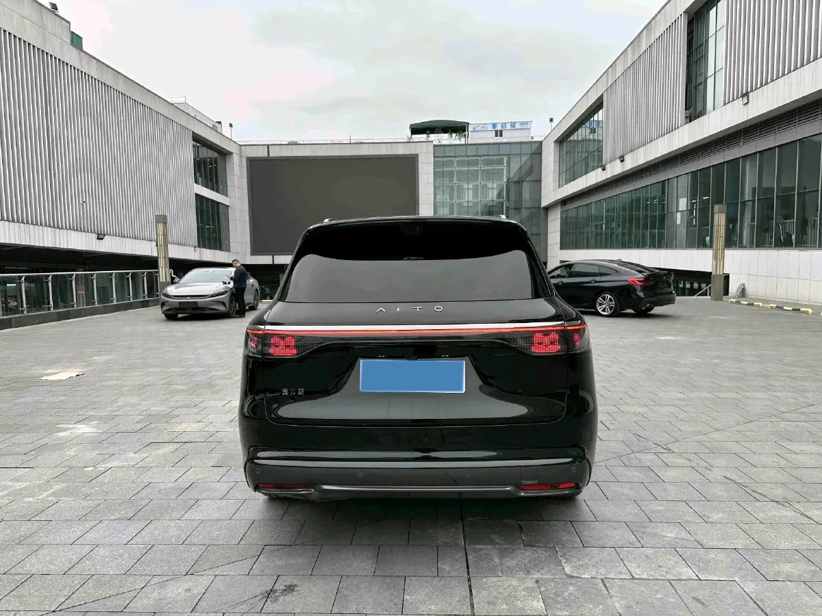 2025 AITO AITO M8 REEV 160HP REEV 53.4KWH,autocango,china used car exporter,china ev exporter,chinese used car exporter,chinese used ev exporter