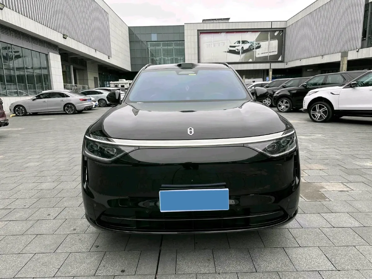 2025 AITO AITO M8 REEV 160HP REEV 53.4KWH,autocango,china used car exporter,china ev exporter,chinese used car exporter,chinese used ev exporter