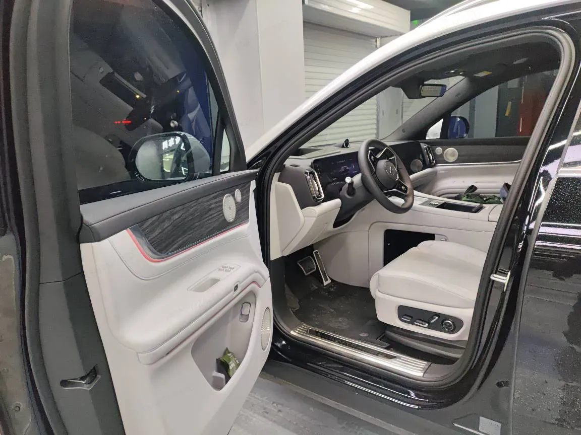 2025 AITO AITO M9 REEV 160HP REEV 52KWH,autocango,china used car exporter,china ev exporter,chinese used car exporter,chinese used ev exporter