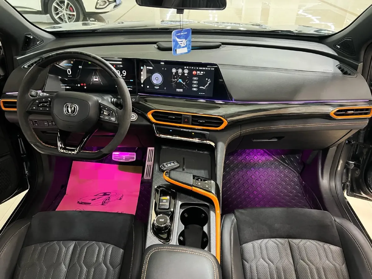 2021 ChangAn UNI-T 1.5T 180HP L4 7DCT,autocango,china used car exporter,china ev exporter,chinese used car exporter,chinese used ev exporter