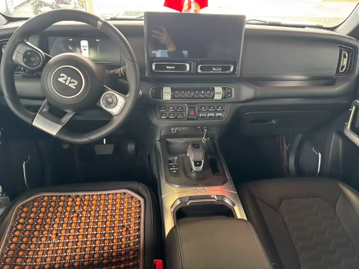 2025 212 212 T01 2.0T 252HP L4 8AT,autocango,china used car exporter,china ev exporter,chinese used car exporter,chinese used ev exporter