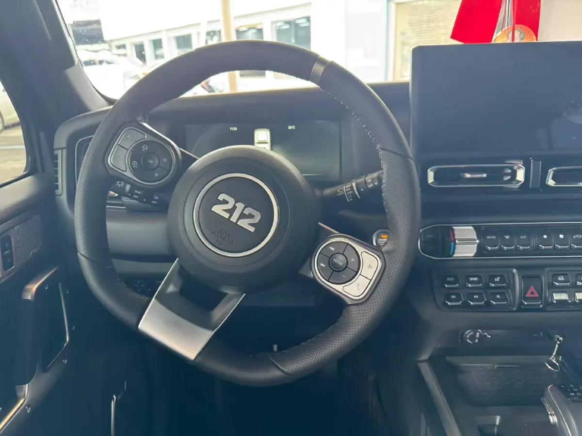 2025 212 212 T01 2.0T 252HP L4 8AT,autocango,china used car exporter,china ev exporter,chinese used car exporter,chinese used ev exporter