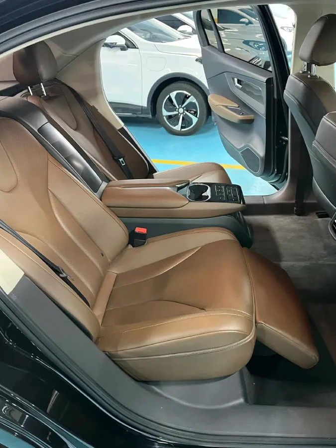 2022 HongQi E-QM5 BEV 56KWH,autocango,china used car exporter,china ev exporter,chinese used car exporter,chinese used ev exporter