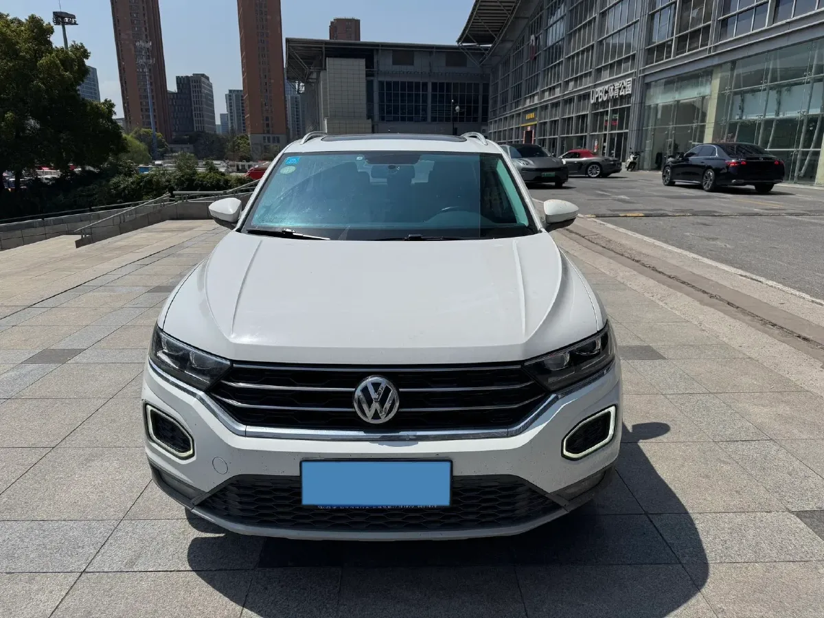 2019 Volkswagen T-Roc 1.4T 131HP L4 7DCT,autocango,china used car exporter,china ev exporter,chinese used car exporter,chinese used ev exporter