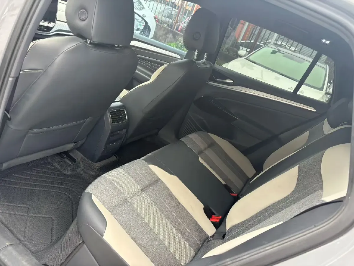 2022 Volkswagen ID.4 Crozz BEV 55.7KWH,autocango,china used car exporter,china ev exporter,chinese used car exporter,chinese used ev exporter