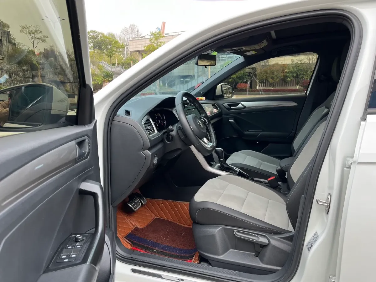 2020 Volkswagen T-Roc 1.4T 150HP L4 7DCT,autocango,china used car exporter,china ev exporter,chinese used car exporter,chinese used ev exporter