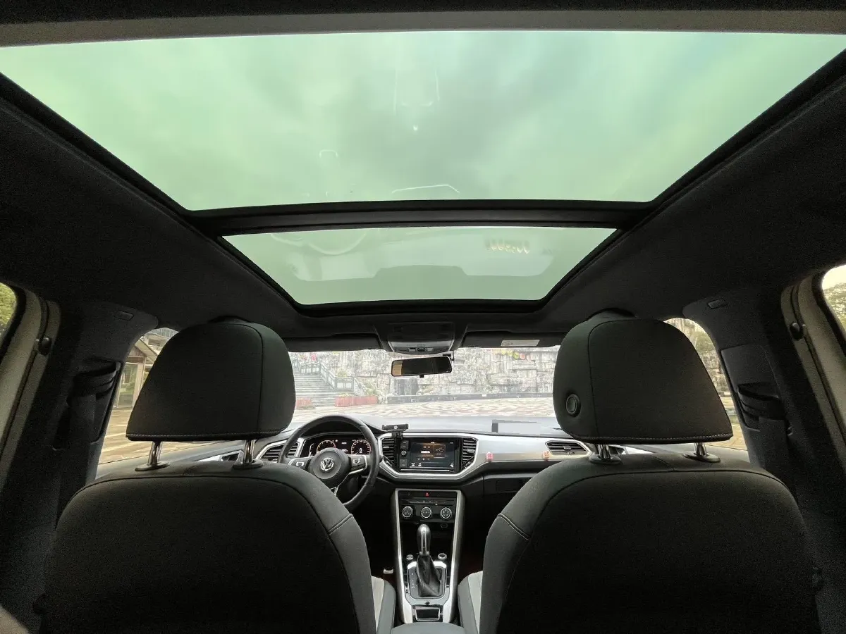 2020 Volkswagen T-Roc 1.4T 150HP L4 7DCT,autocango,china used car exporter,china ev exporter,chinese used car exporter,chinese used ev exporter