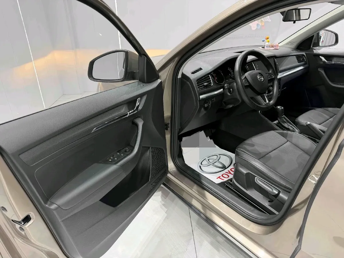 2022 Skoda Kamiq 1.5L 112HP L4 6AT,autocango,china used car exporter,china ev exporter,chinese used car exporter,chinese used ev exporter