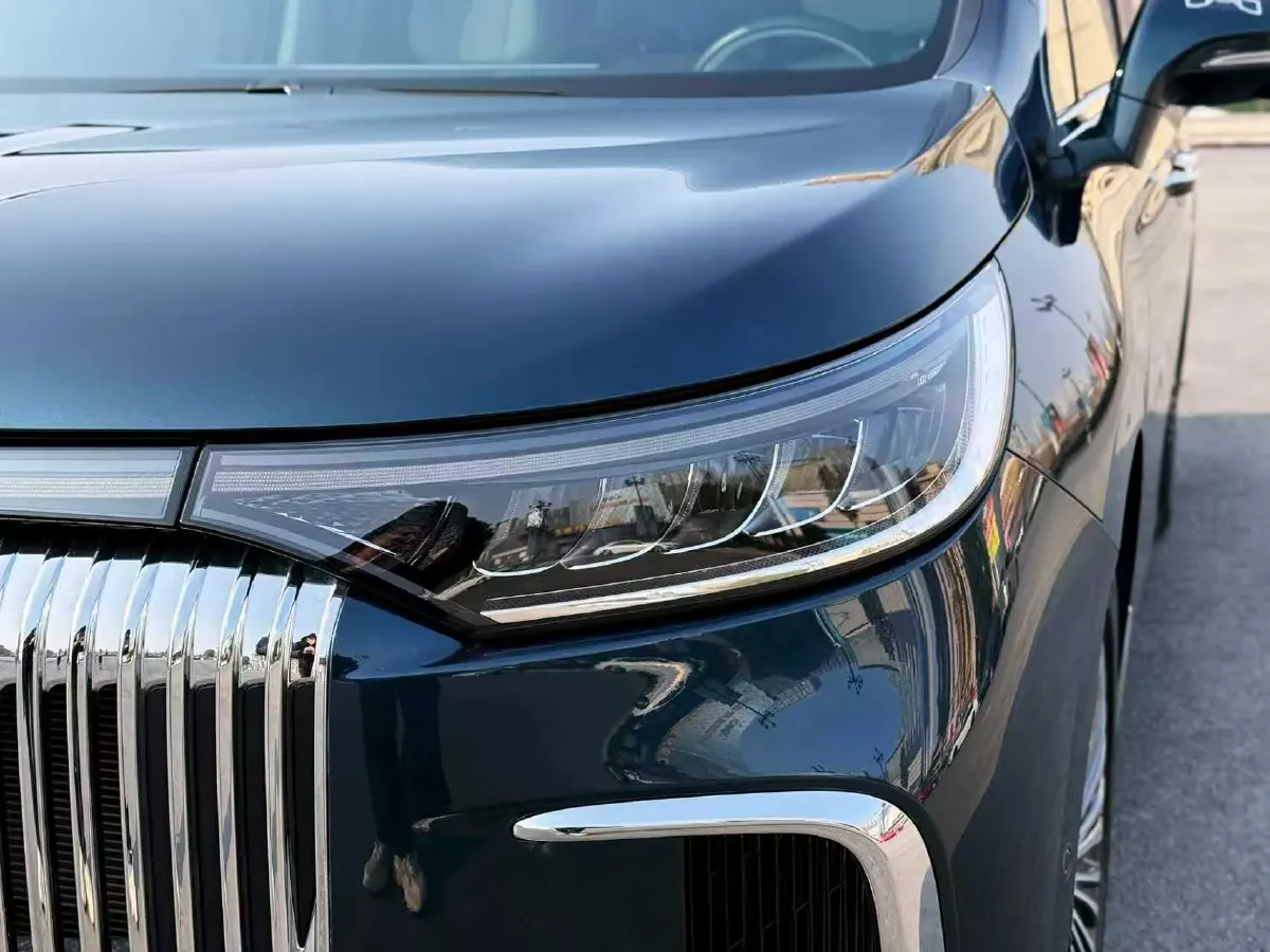 2025 Voyah Dream 1.5T 150HP L4 PHEV 41.7KWH,autocango,china used car exporter,china ev exporter,chinese used car exporter,chinese used ev exporter