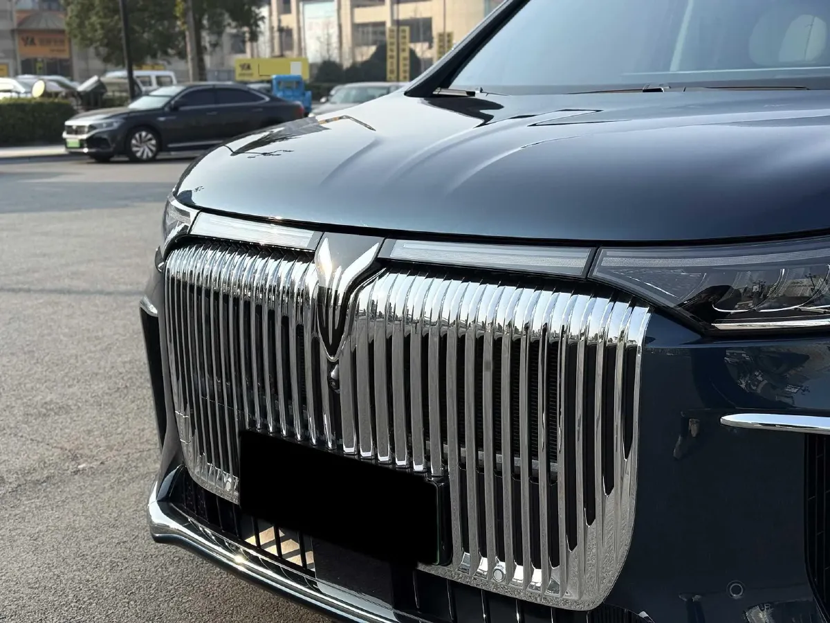 2025 Voyah Dream 1.5T 150HP L4 PHEV 41.7KWH,autocango,china used car exporter,china ev exporter,chinese used car exporter,chinese used ev exporter