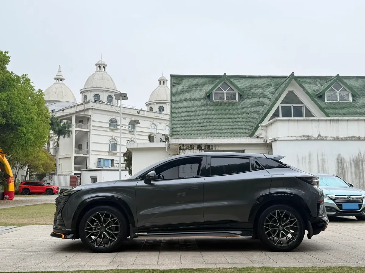 2022 ChangAn UNI-T 1.5T 188HP L4 7DCT,autocango,china used car exporter,china ev exporter,chinese used car exporter,chinese used ev exporter