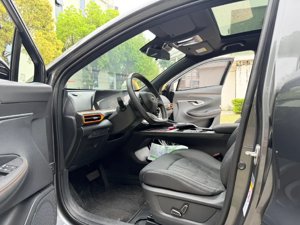 2022 ChangAn UNI-T 1.5T 188HP L4 7DCT,autocango,china used car exporter,china ev exporter,chinese used car exporter,chinese used ev exporter