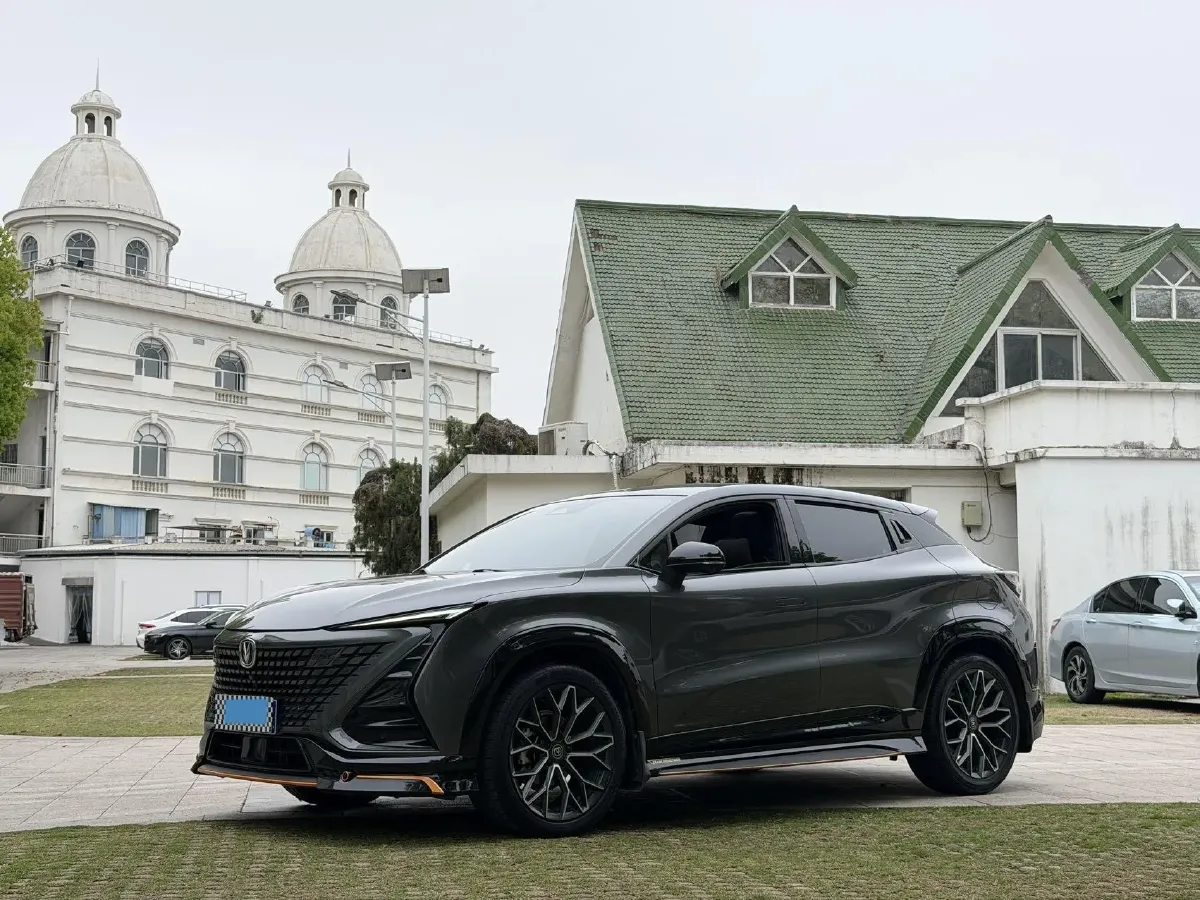 2022 ChangAn UNI-T 1.5T 188HP L4 7DCT,autocango,china used car exporter,china ev exporter,chinese used car exporter,chinese used ev exporter