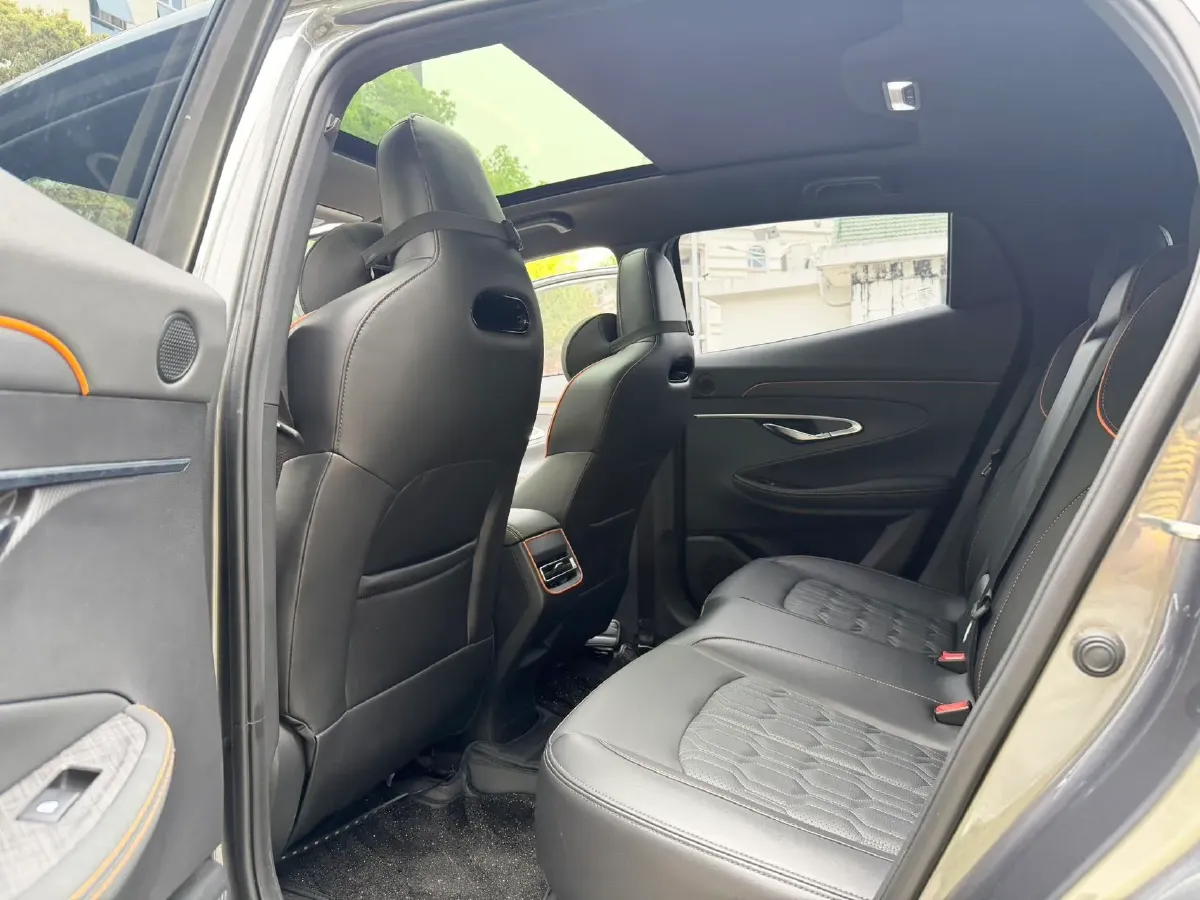 2022 ChangAn UNI-T 1.5T 188HP L4 7DCT,autocango,china used car exporter,china ev exporter,chinese used car exporter,chinese used ev exporter