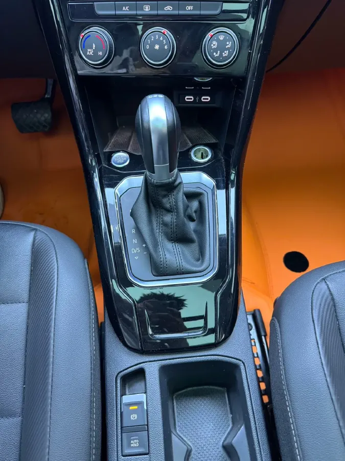 2022 Volkswagen T-Roc 1.4T 150HP L4 7DCT,autocango,china used car exporter,china ev exporter,chinese used car exporter,chinese used ev exporter