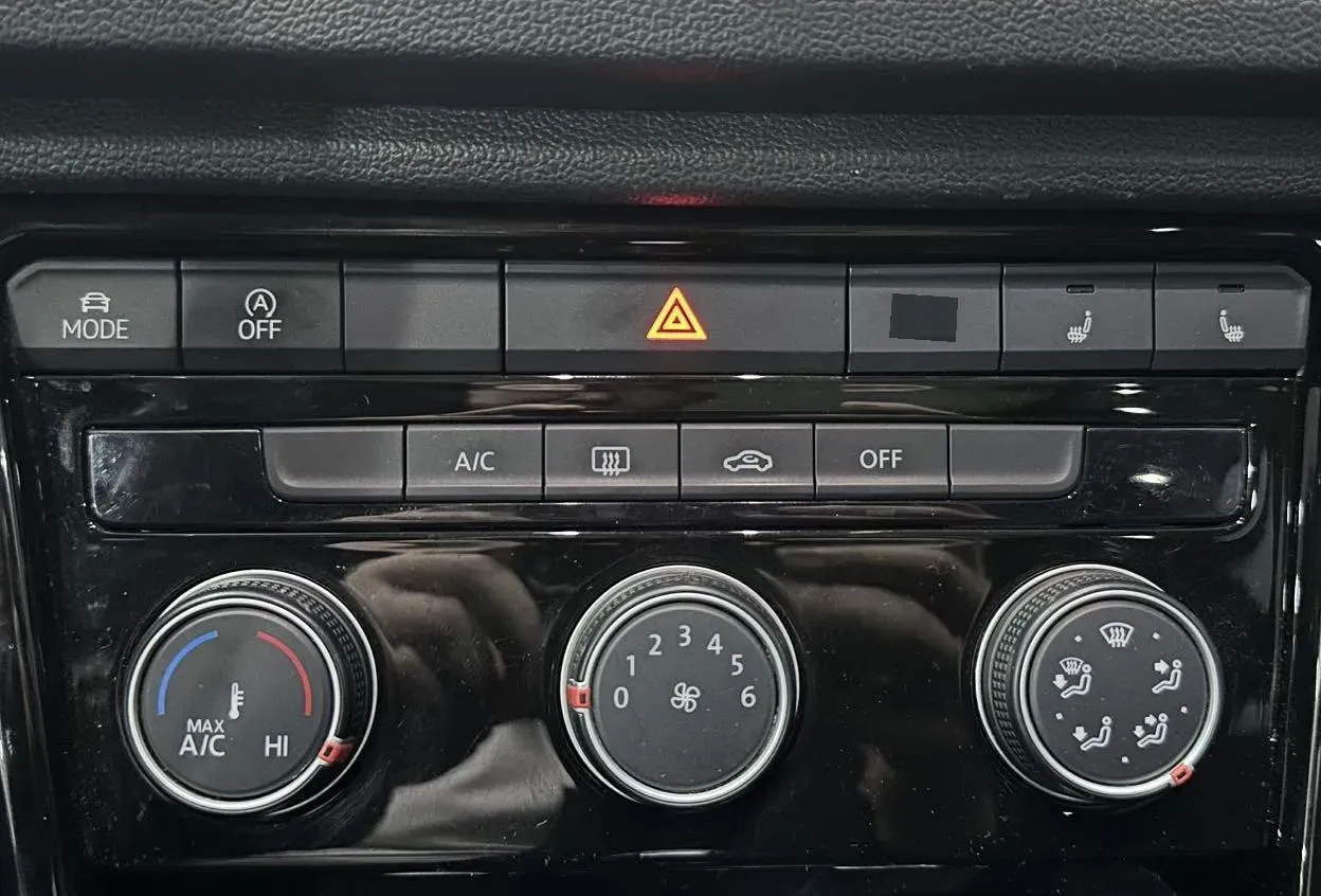 2022 Volkswagen T-Roc 1.4T 150HP L4 7DCT,autocango,china used car exporter,china ev exporter,chinese used car exporter,chinese used ev exporter