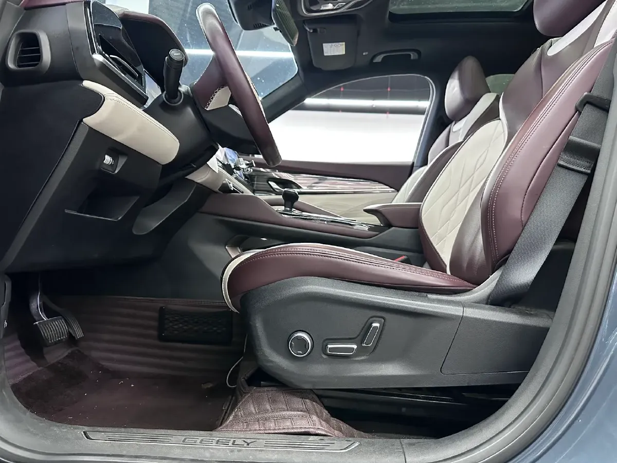 2021 Geely Monjaro 2.0T 218HP L4 7DCT,autocango,china used car exporter,china ev exporter,chinese used car exporter,chinese used ev exporter