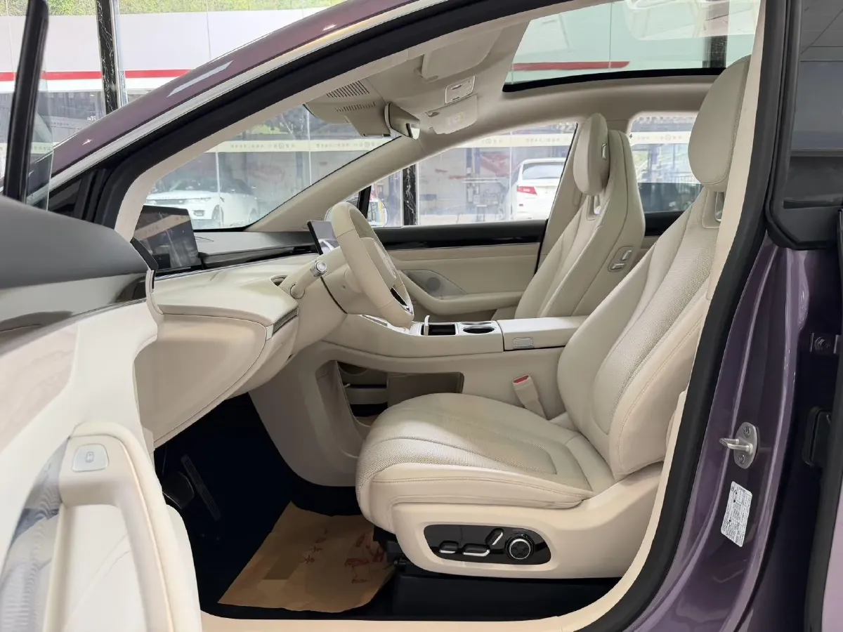 2025 Luxeed R7 REEV 156HP REEV,autocango,china used car exporter,china ev exporter,chinese used car exporter,chinese used ev exporter