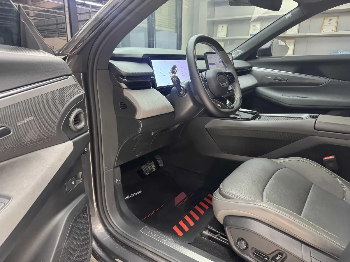 2025 LYNK&CO 08 EM-P 1.5T 163HP L4 3DHT PHEV 21.2KWH,autocango,china used car exporter,china ev exporter,chinese used car exporter,chinese used ev exporter