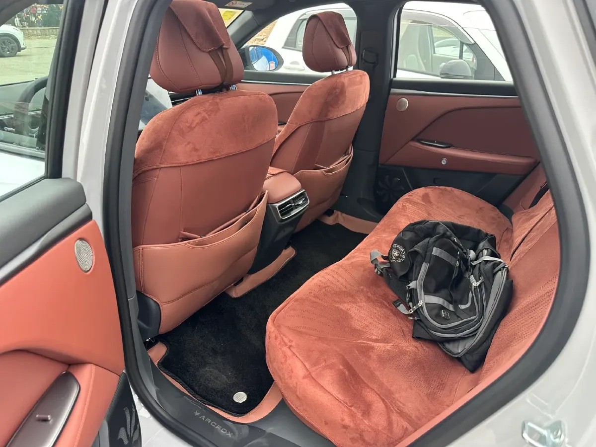 2026 ARCFOX αT5 BEV,autocango,china used car exporter,china ev exporter,chinese used car exporter,chinese used ev exporter