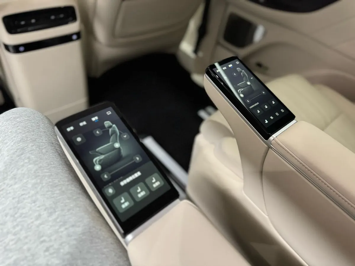 2026 Voyah Dream 1.5T 150HP L4 PHEV,autocango,china used car exporter,china ev exporter,chinese used car exporter,chinese used ev exporter