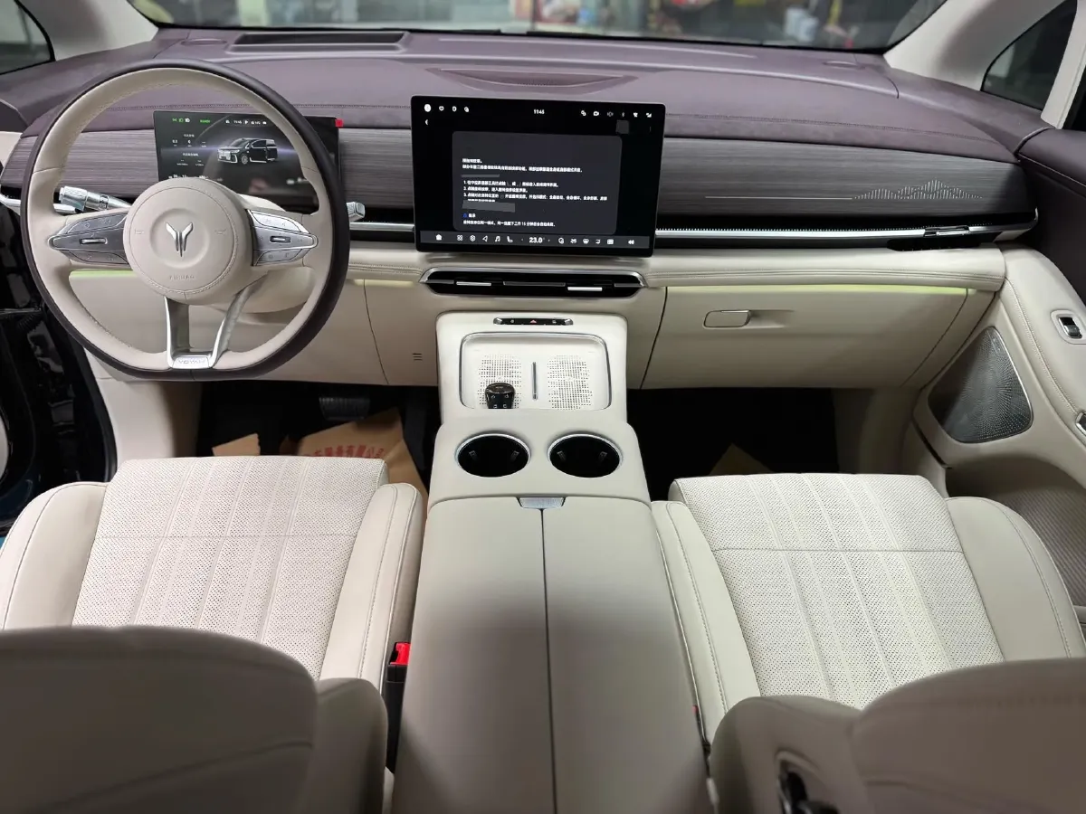 2026 Voyah Dream 1.5T 150HP L4 PHEV,autocango,china used car exporter,china ev exporter,chinese used car exporter,chinese used ev exporter