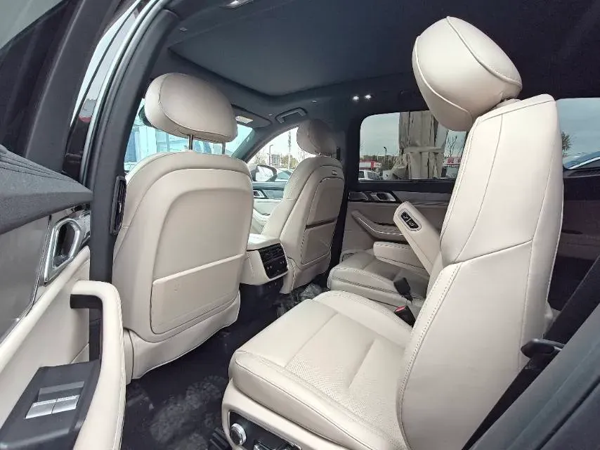 2024 LYNK&CO 09 EM-P 2.0T 254HP L4 3DHT PHEV 40.1KWH,autocango,china used car exporter,china ev exporter,chinese used car exporter,chinese used ev exporter