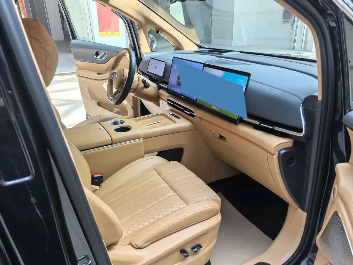 2025 Voyah Dream 1.5T 150HP L4 PHEV 41.7KWH,autocango,china used car exporter,china ev exporter,chinese used car exporter,chinese used ev exporter