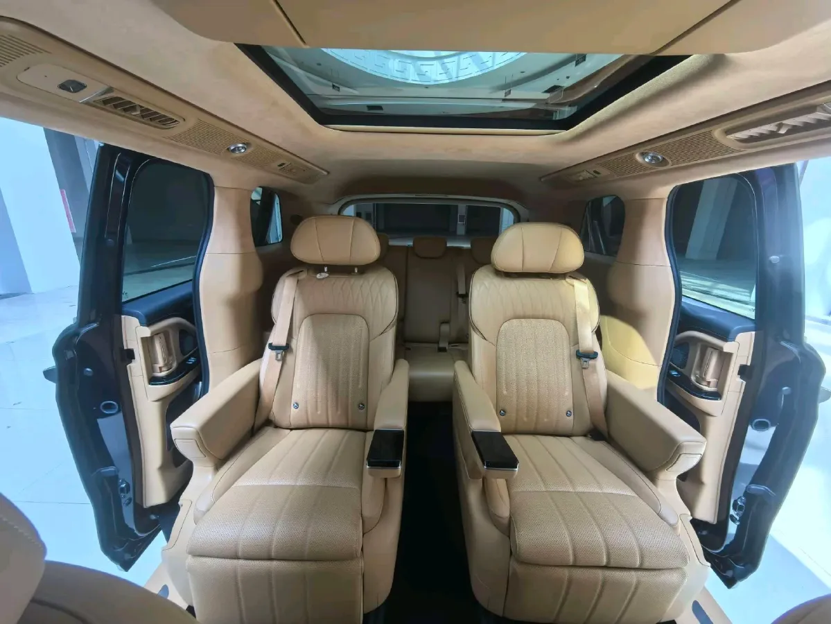 2025 Voyah Dream 1.5T 150HP L4 PHEV 41.7KWH,autocango,china used car exporter,china ev exporter,chinese used car exporter,chinese used ev exporter