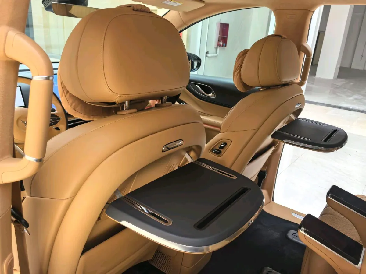 2025 Voyah Dream 1.5T 150HP L4 PHEV 41.7KWH,autocango,china used car exporter,china ev exporter,chinese used car exporter,chinese used ev exporter