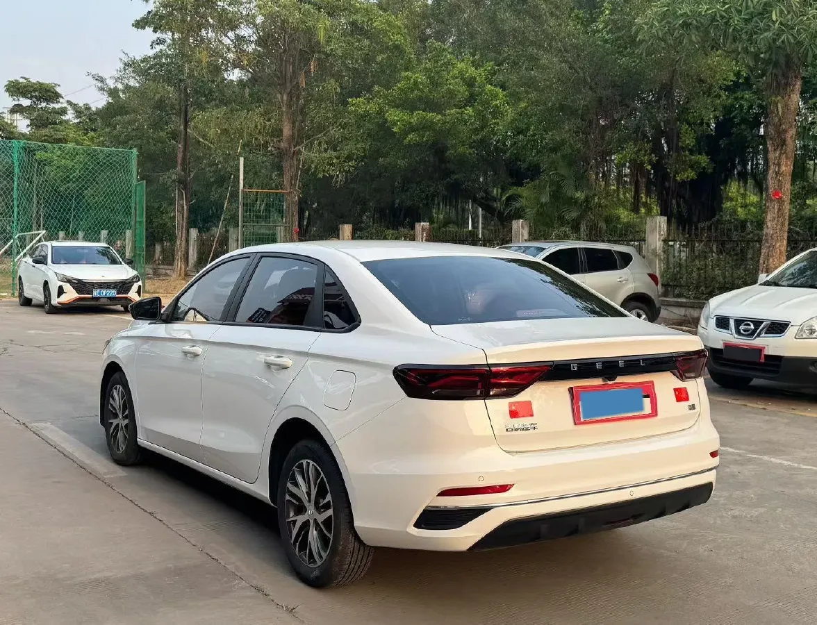 2025 Geely Emgrand 1.5L 127HP L4 5MT,autocango,china used car exporter,china ev exporter,chinese used car exporter,chinese used ev exporter