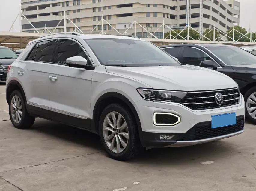 2022 Volkswagen T-Roc 1.4T 150HP L4 7DCT,autocango,china used car exporter,china ev exporter,chinese used car exporter,chinese used ev exporter