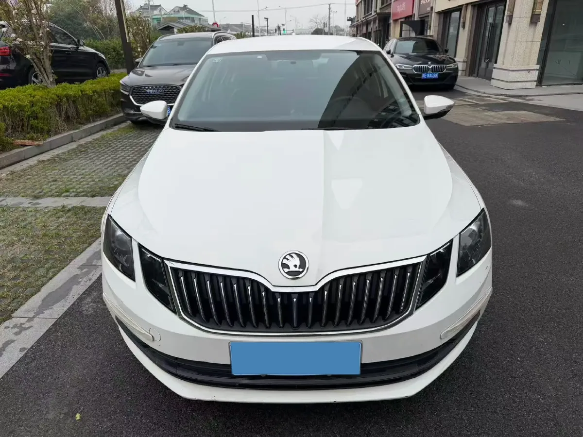 2021 Skoda Octavia 1.5L 113HP L4 6AT,autocango,china used car exporter,china ev exporter,chinese used car exporter,chinese used ev exporter