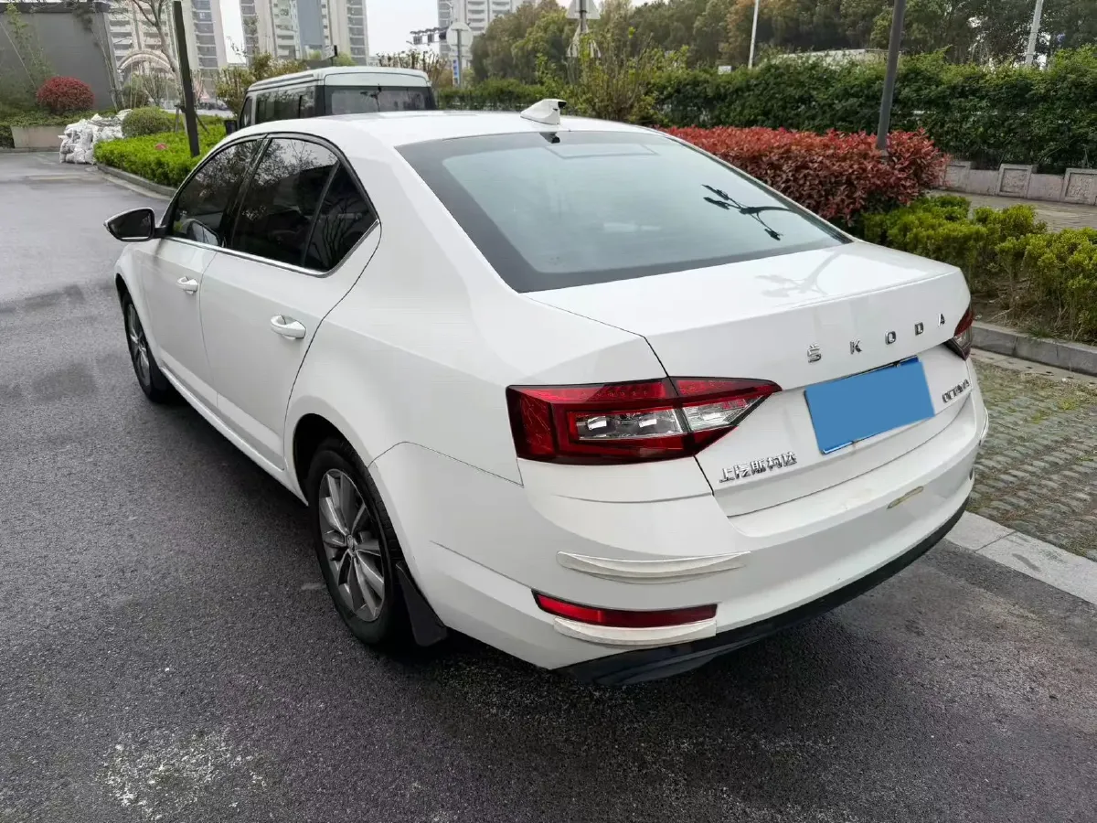 2021 Skoda Octavia 1.5L 113HP L4 6AT,autocango,china used car exporter,china ev exporter,chinese used car exporter,chinese used ev exporter
